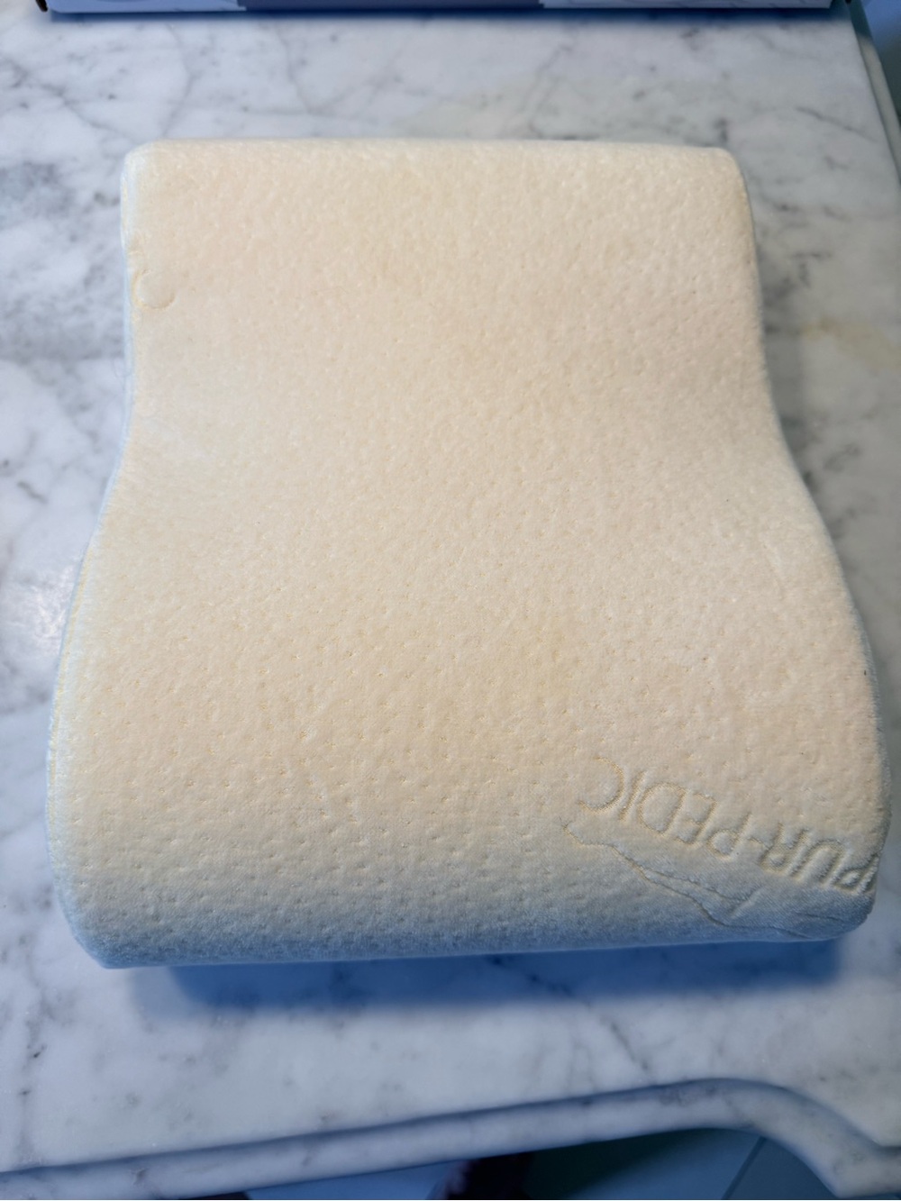 Tempur Pedic Contour Memory Foam Travel Pillow in Cream